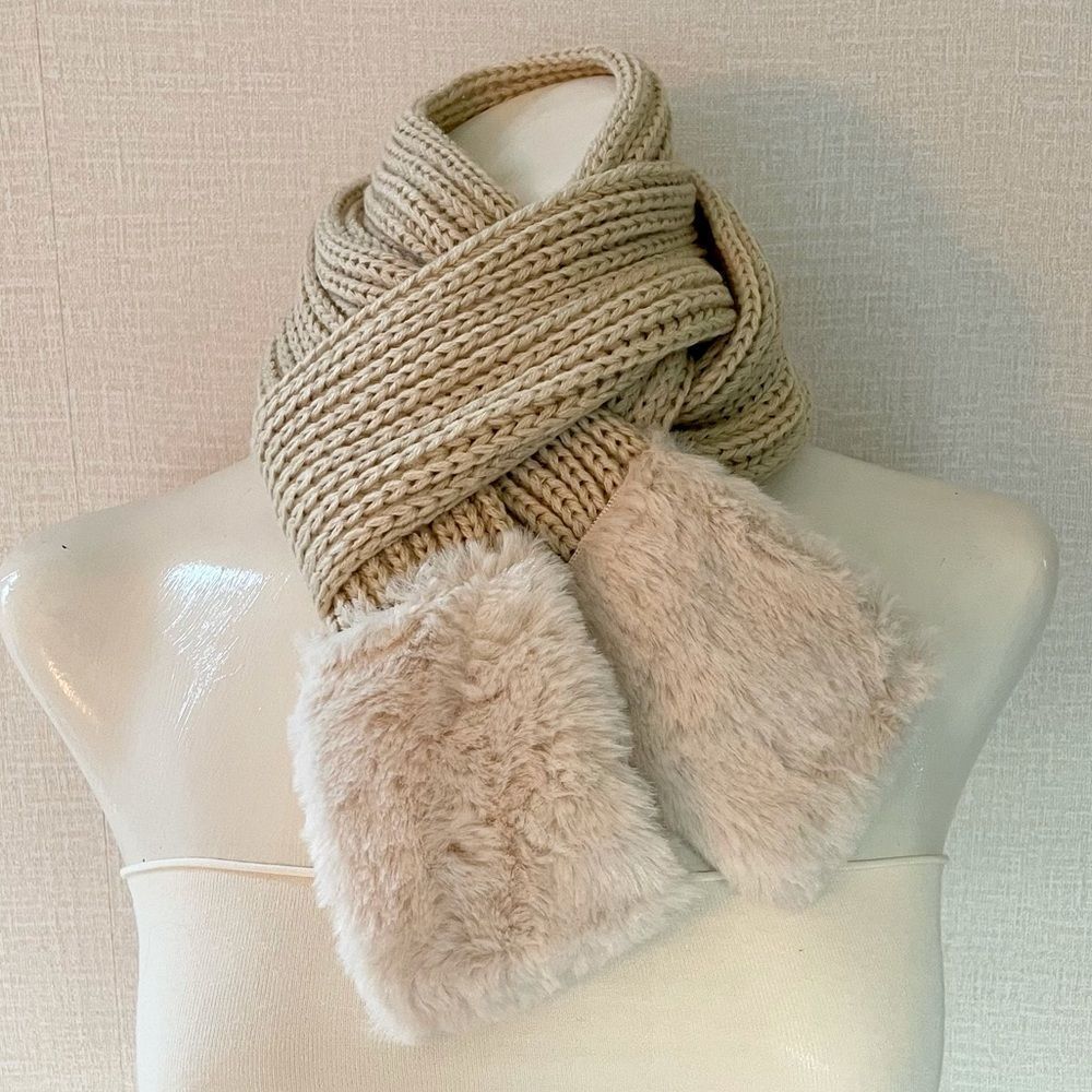 LOF Extra Long Knit Winter Scarf with Faux Fur Ends. Tan & Beige, NWT